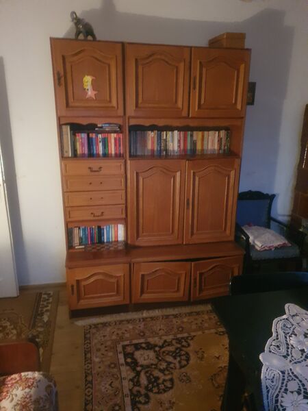 Biblioteca Luceafarul, formata din 5 corpuri,